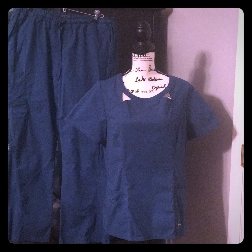 Women’s scrubs
